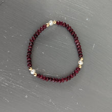 Gemstone bracelet w/ 3 pearls and gold filled beads