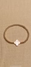 Gold filled beaded bracelet with Mother of Pearl