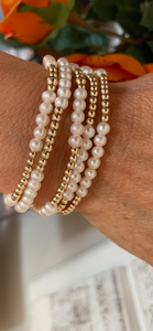 Gold filled bracelet with white pearls