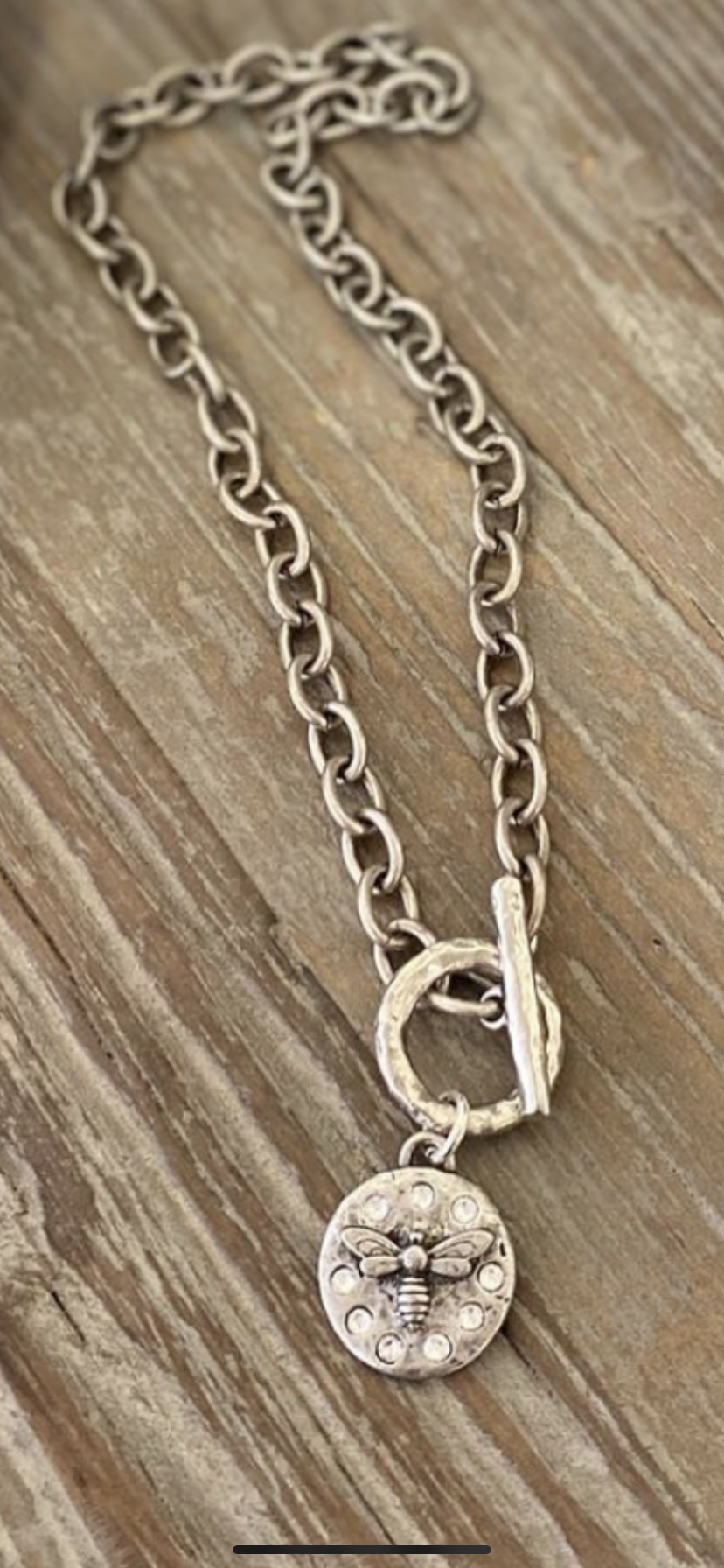 Bumble necklace 2025